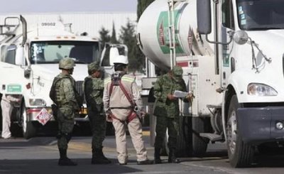 militares-en-Pemex.jpg