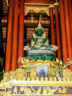 Foto 1.6 Emerald_Buddha-2 ( thaizer.com).jpg